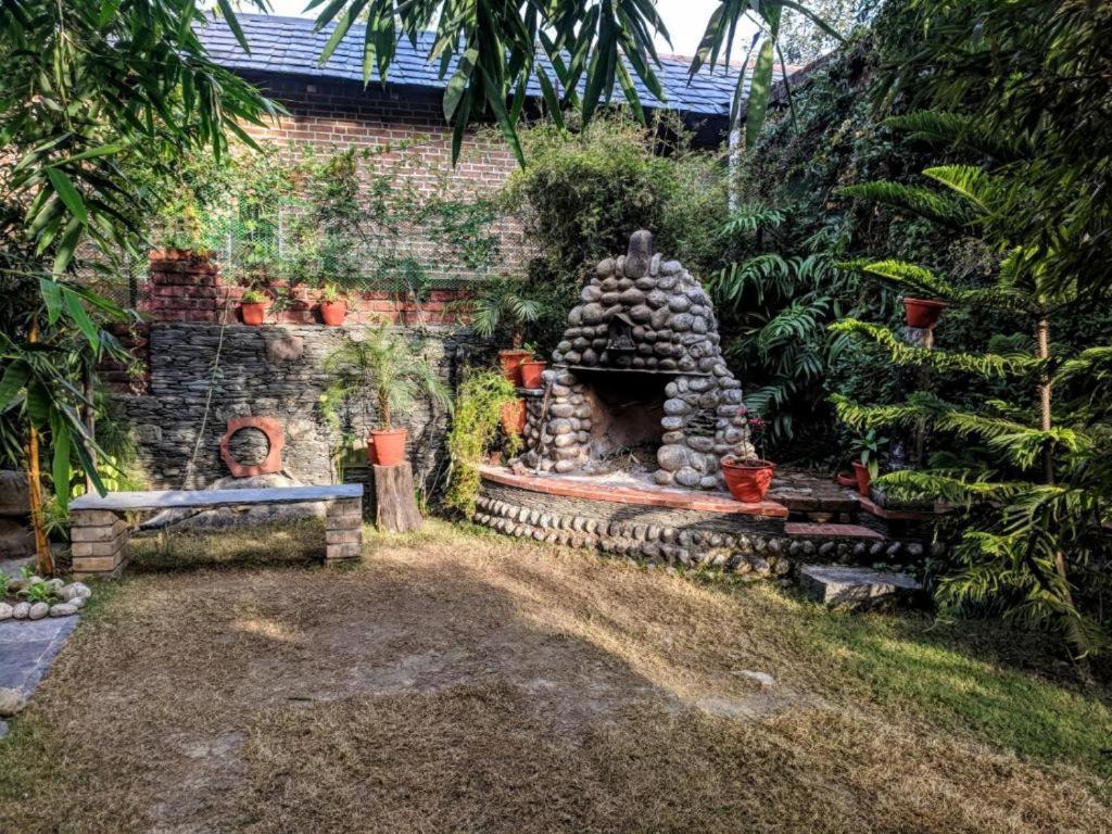 The Divine Hima Hotel Дхарамсала Екстериор снимка