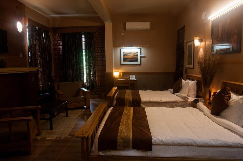 The Divine Hima Hotel Дхарамсала Екстериор снимка