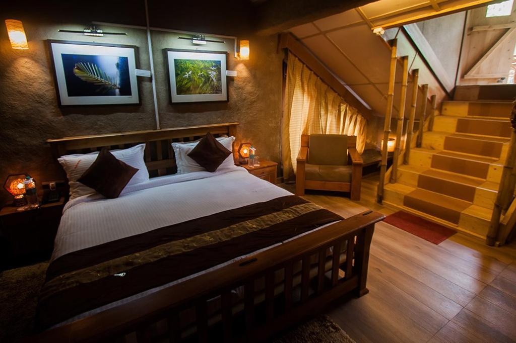 The Divine Hima Hotel Дхарамсала Екстериор снимка