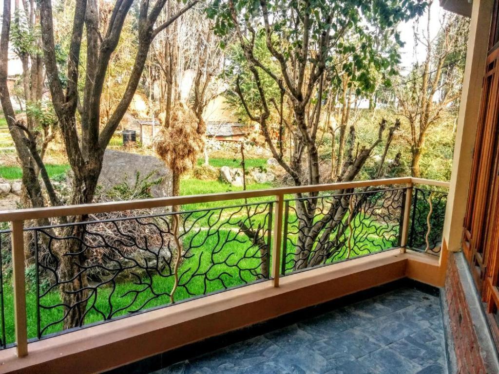 The Divine Hima Hotel Дхарамсала Екстериор снимка