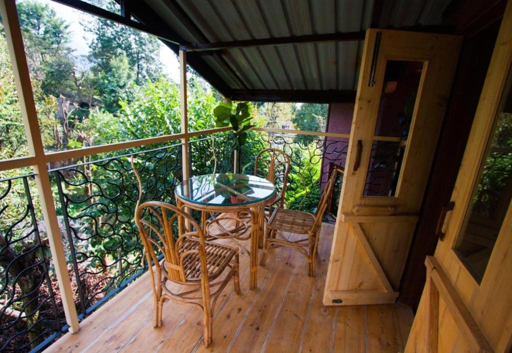The Divine Hima Hotel Дхарамсала Екстериор снимка