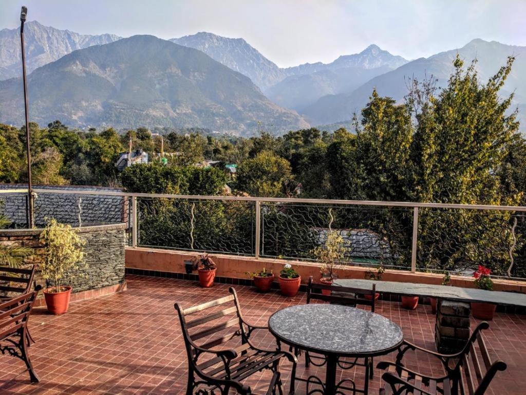 The Divine Hima Hotel Дхарамсала Екстериор снимка